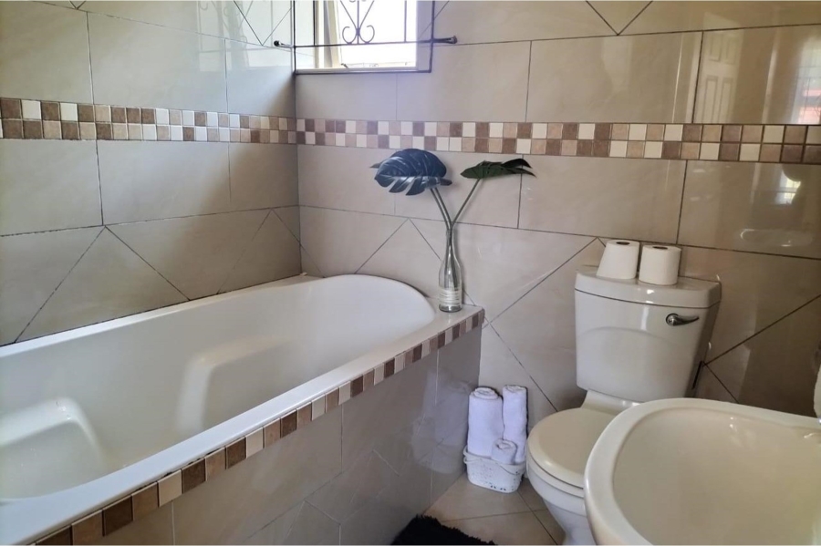 2 Bedroom Property for Sale in Amalinda Eastern Cape